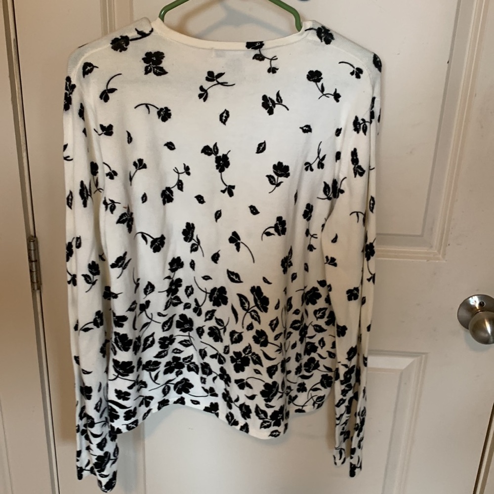 Womens Button down Sweater. - Picture 2 of 4